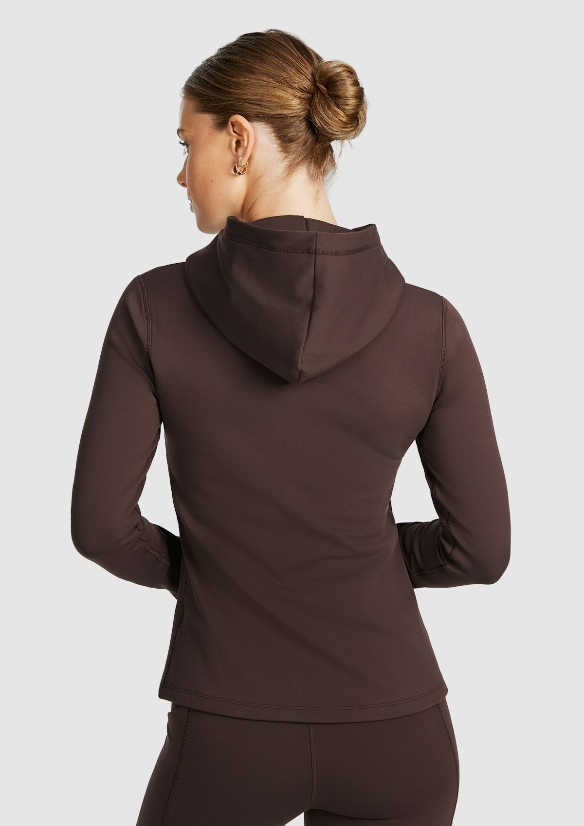 Comparison of waistband construction showing internal elastic architecture